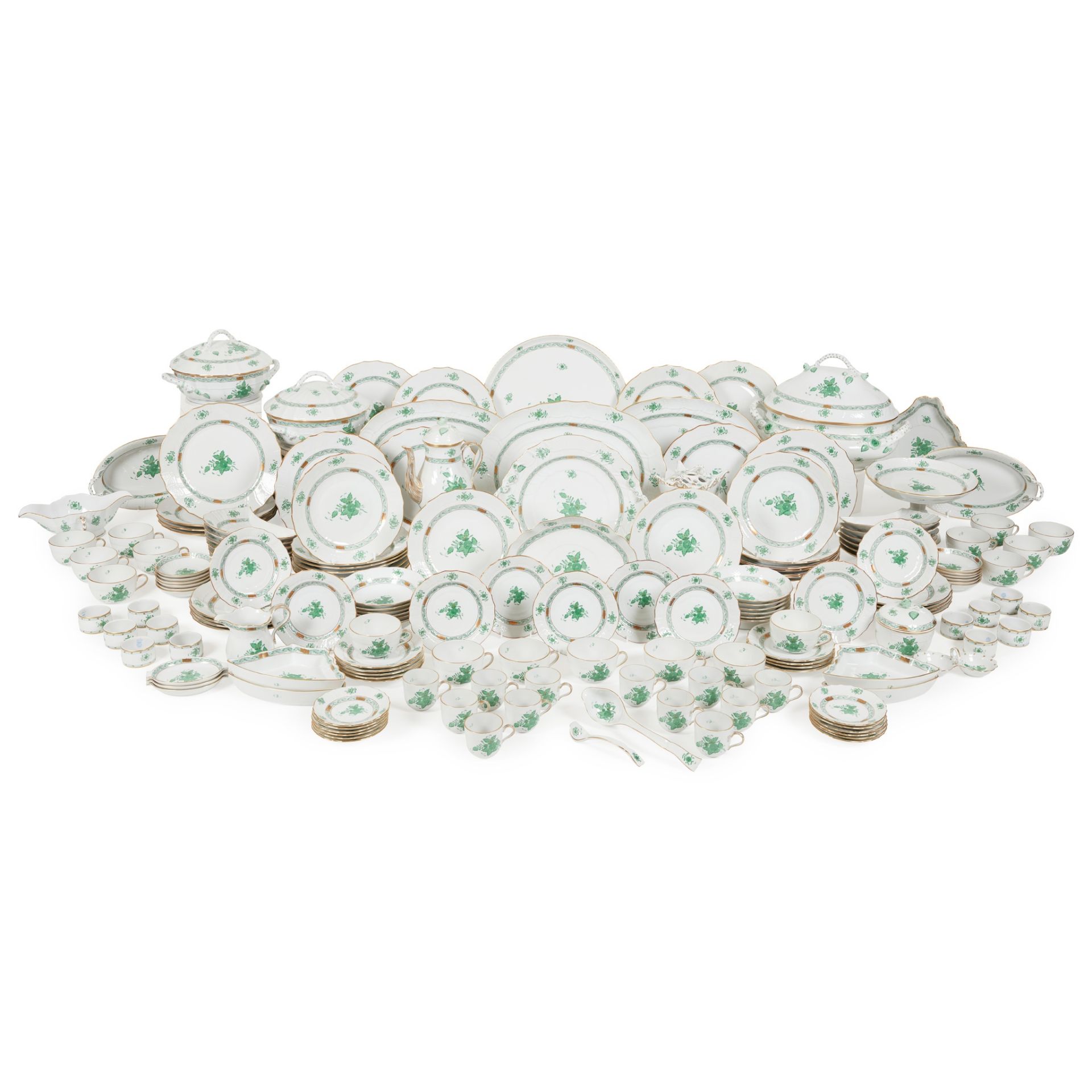 EXTENSIVE HEREND GREEN 'CHINESE BOUQUET' (APPONYI) PATTERN DINNER SERVICE 20TH CENTURY