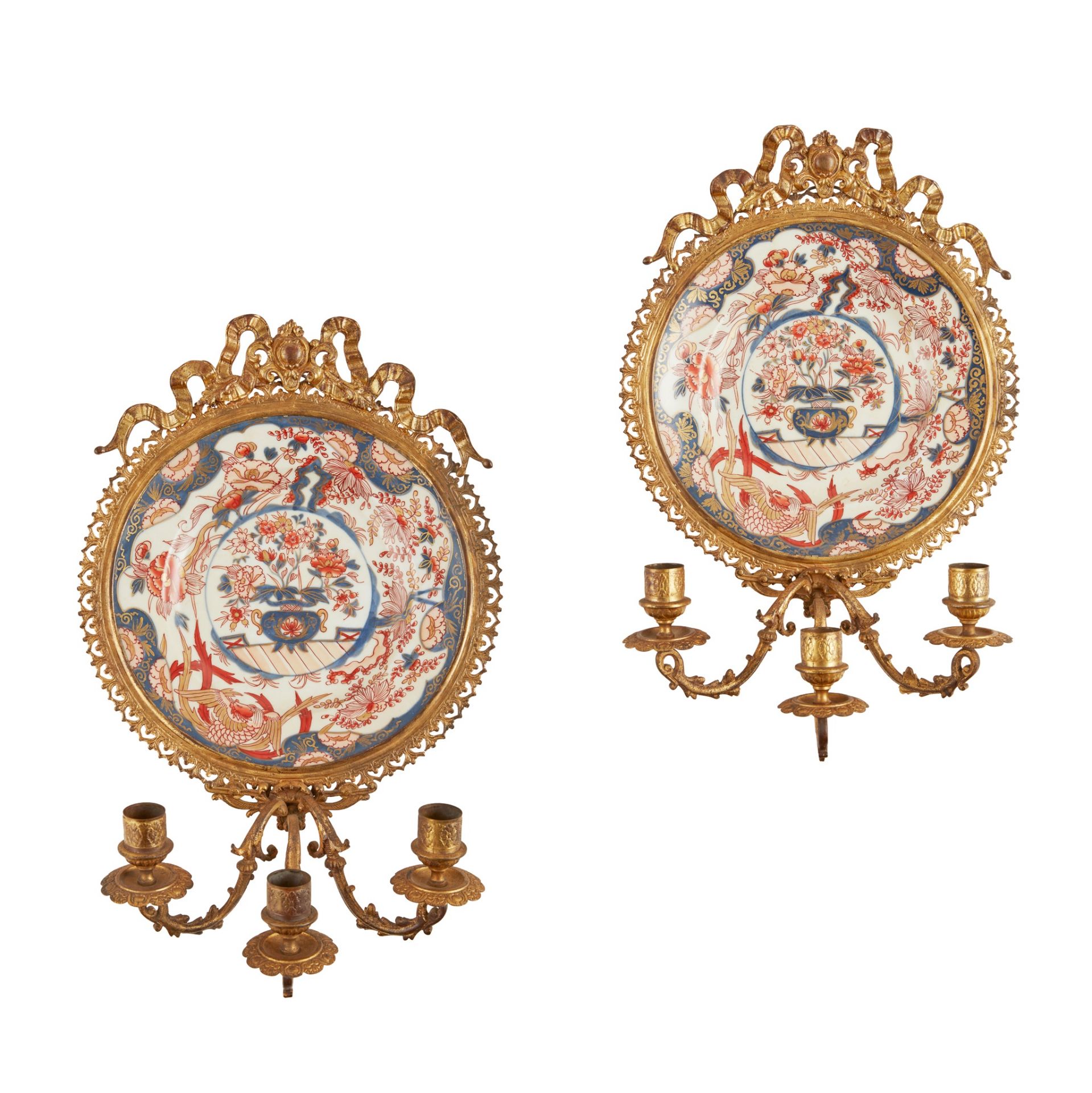 PAIR OF IMARI AND GILT METAL WALL GIRANDOLES 19TH CENTURY