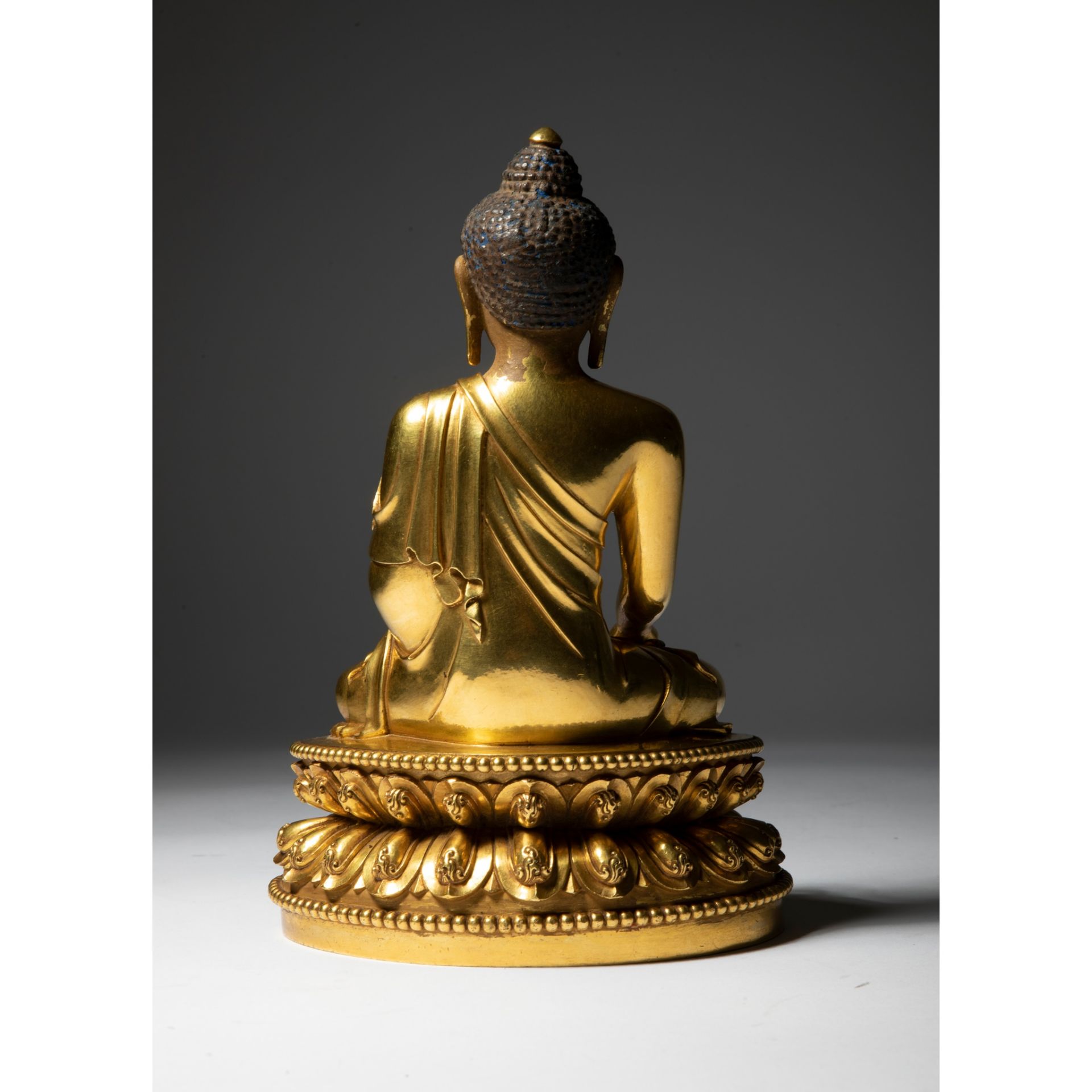 GILT BRONZE FIGURE OF BUDDHA MING DYNASTY, YONGLE MARK - Image 2 of 3