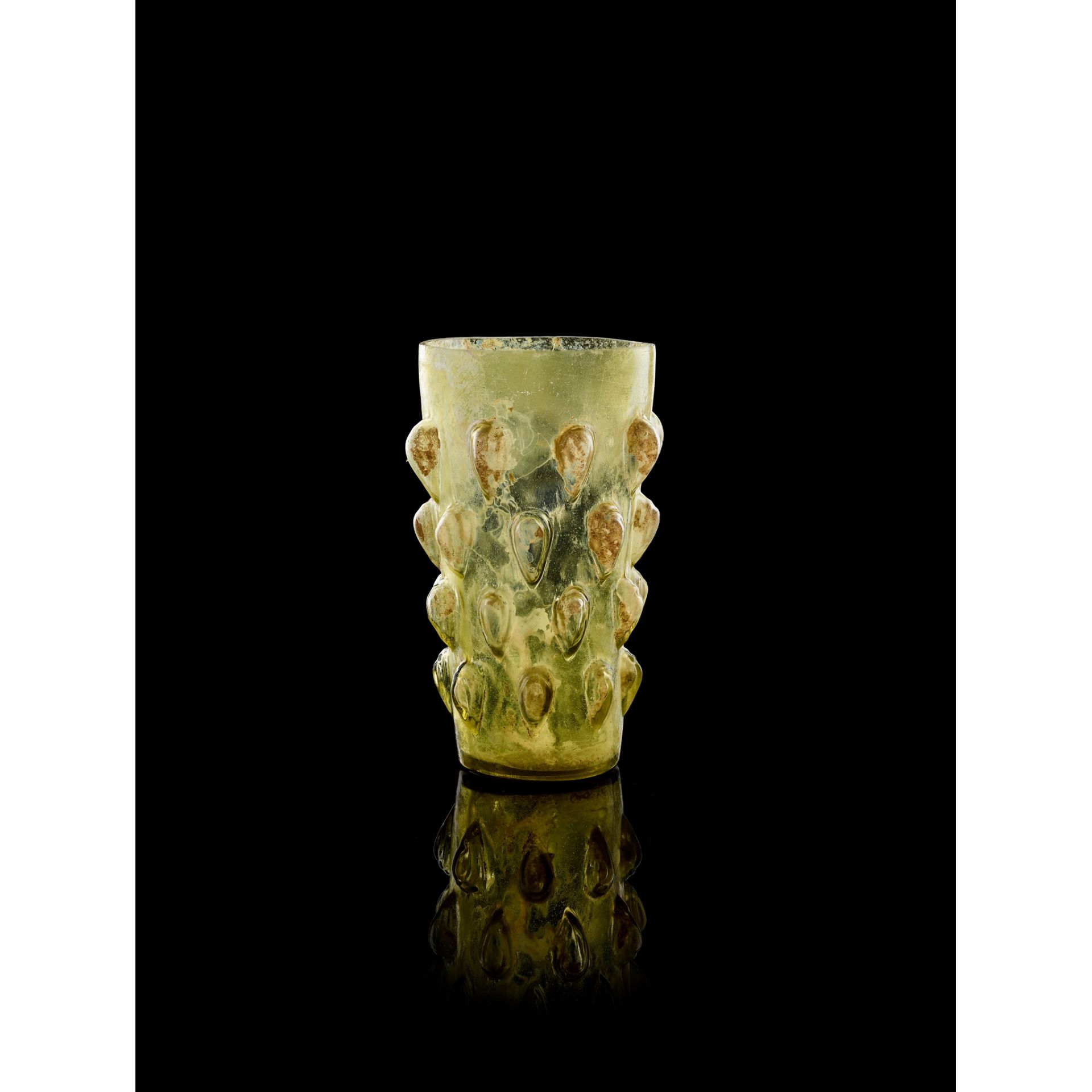 ROMAN GLASS LOTUS BUD BEAKER EASTERN MEDITERRANEAN, LIKELY TYRE, 1ST CENTURY A.D. - Image 2 of 2