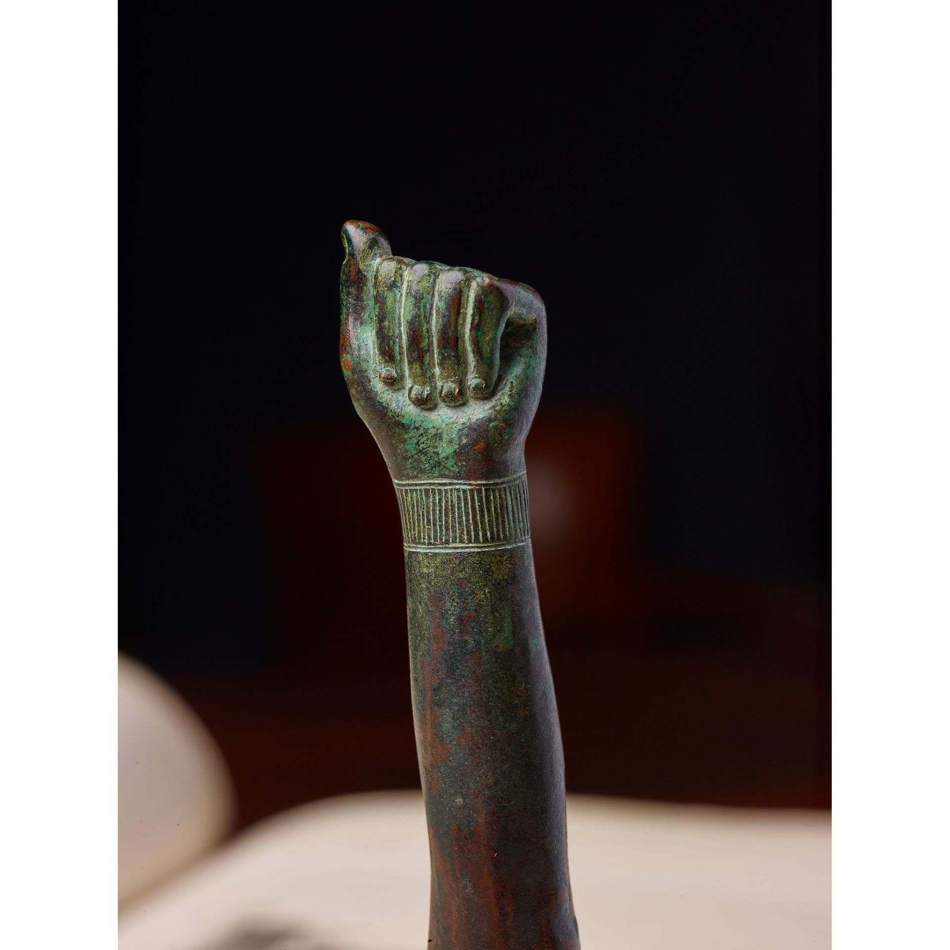 FINE ANCIENT EGYPTIAN BRONZE ARM EGYPT, LATE PERIOD, C. 664 - 332 B.C. - Image 8 of 8