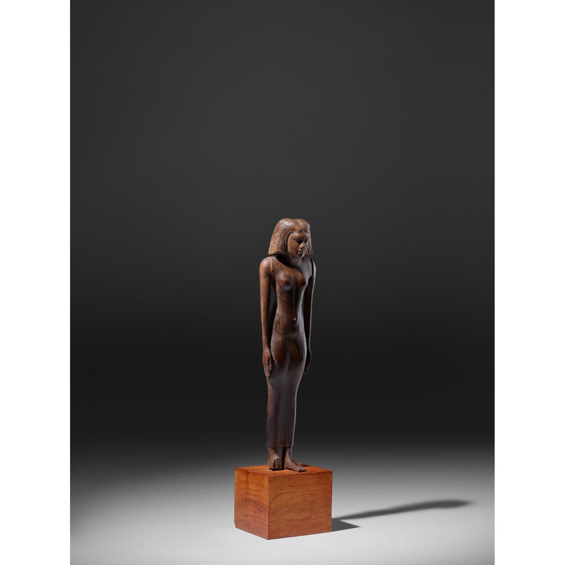 ANCIENT EGYPTIAN WOODEN FIGURE, KA EGYPT, MIDDLE KINGDOM, 12TH DYNASTY, C. 1900 B.C. - Image 2 of 3