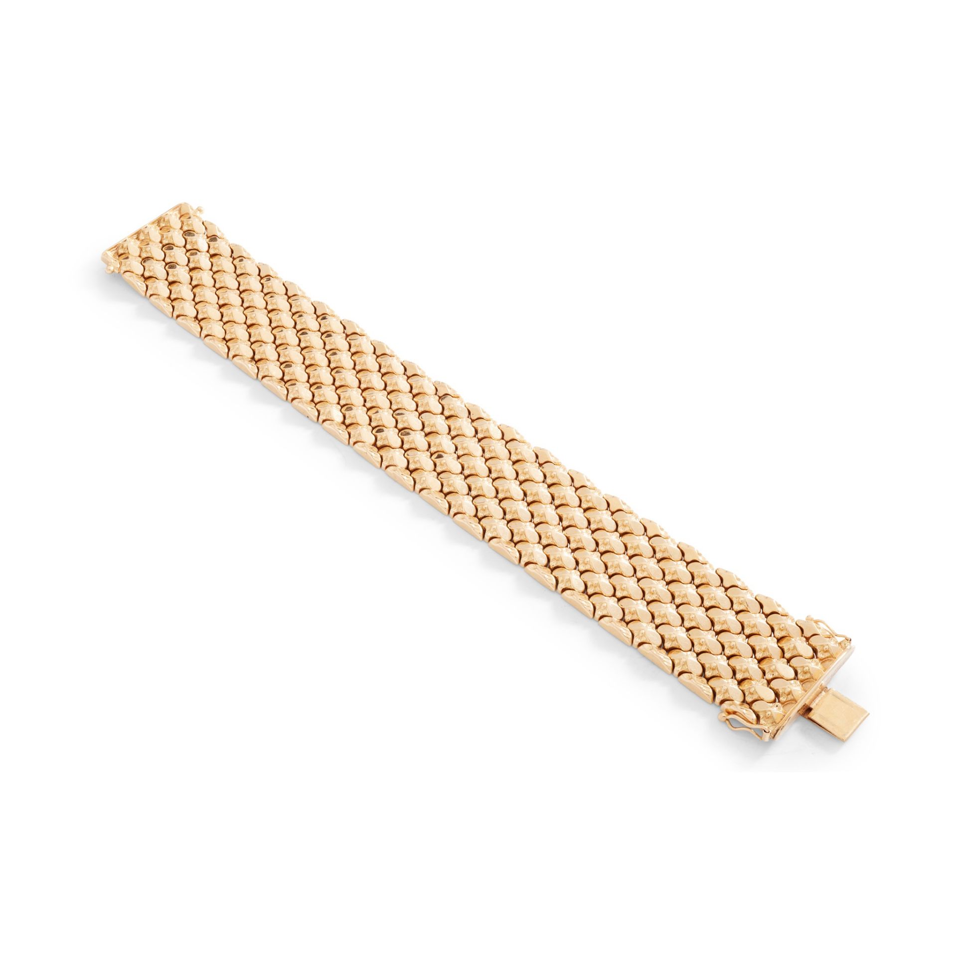 A broad link bracelet