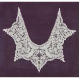 STYLE OF C.F.A. VOYSEY ARTS & CRAFTS HONITON LACE COLLAR, CIRCA 1900