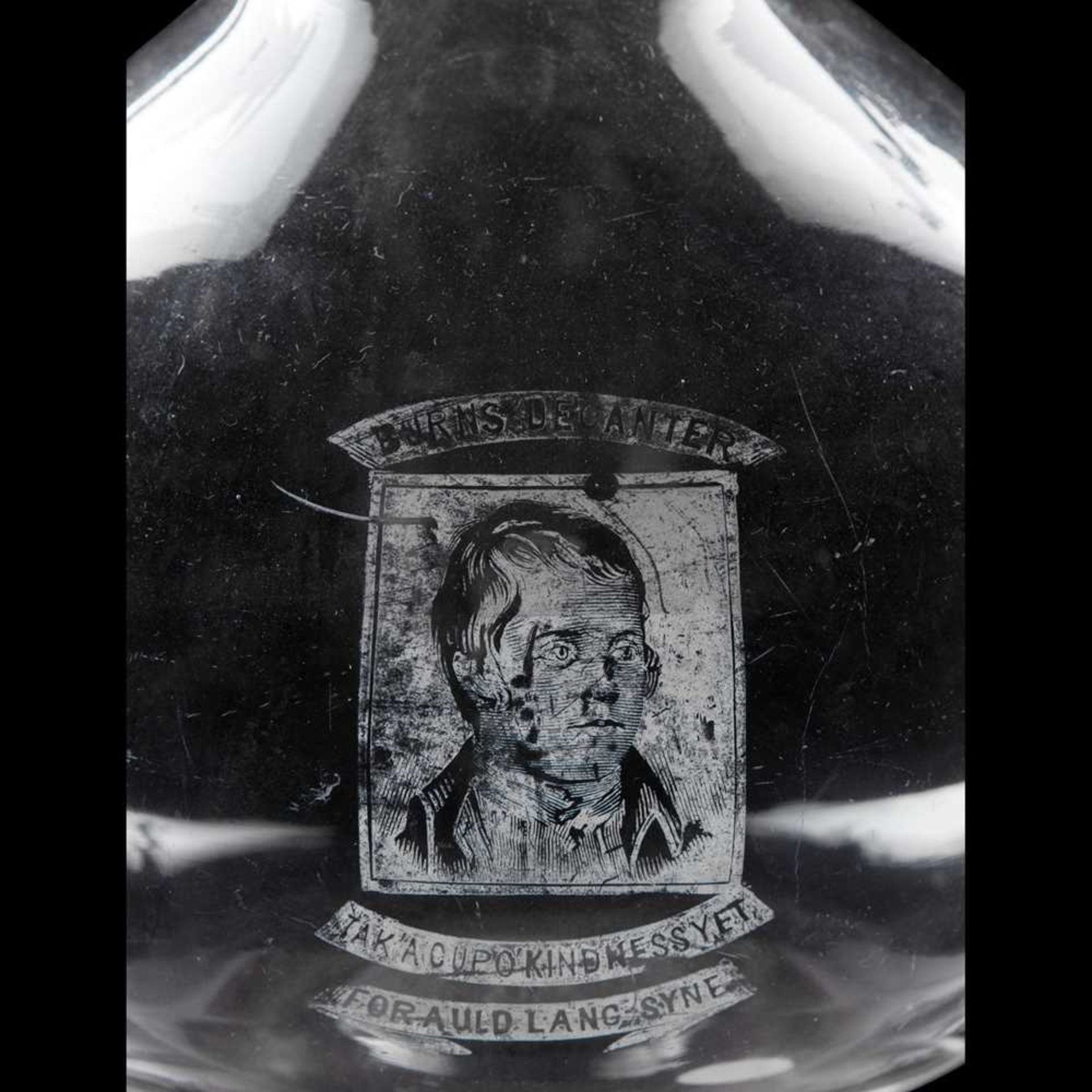 A PAIR OF VICTORIAN DECANTERS - Image 3 of 4