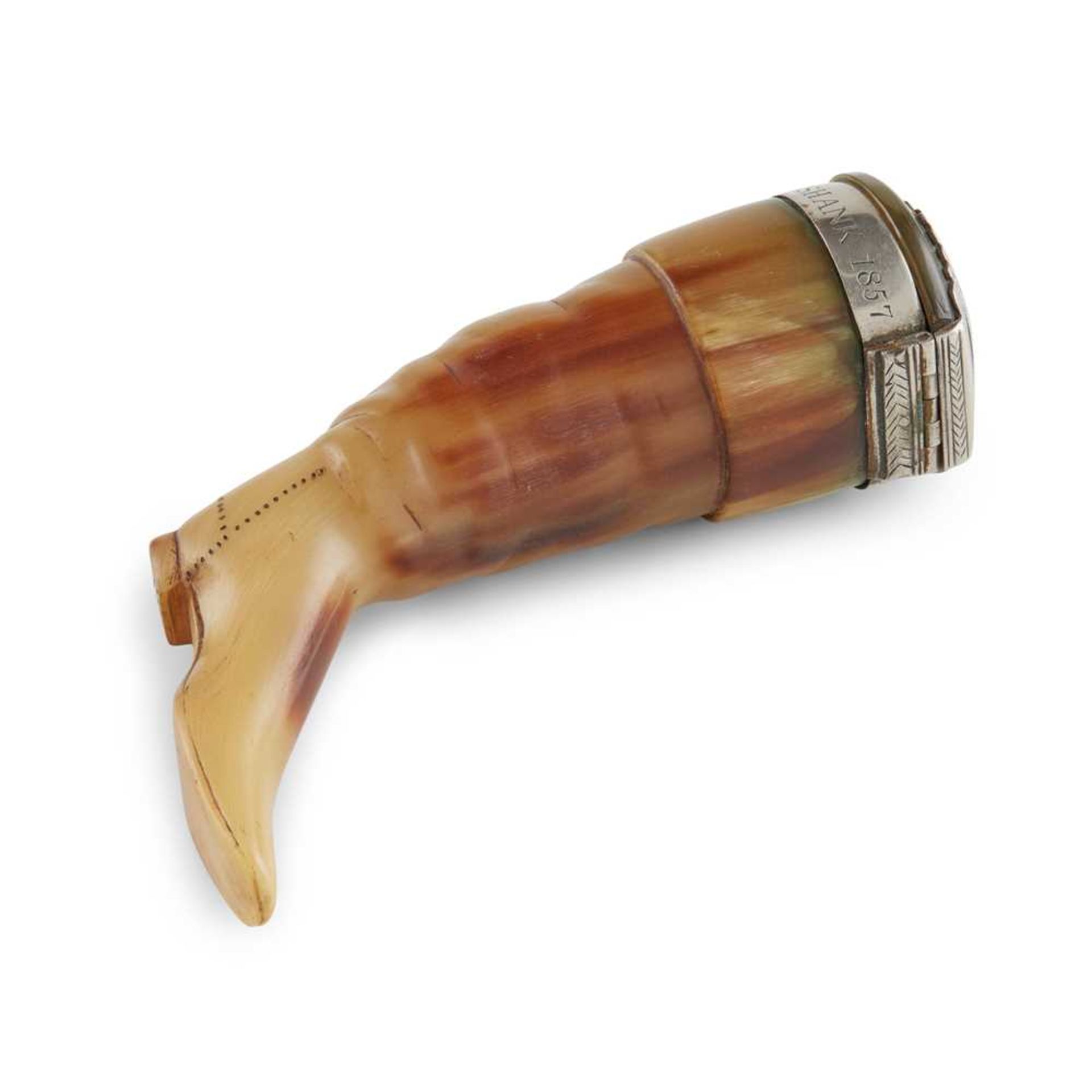 A 19TH CENTURY NOVELTY COW HORN SNUFF MULL UNMARKED