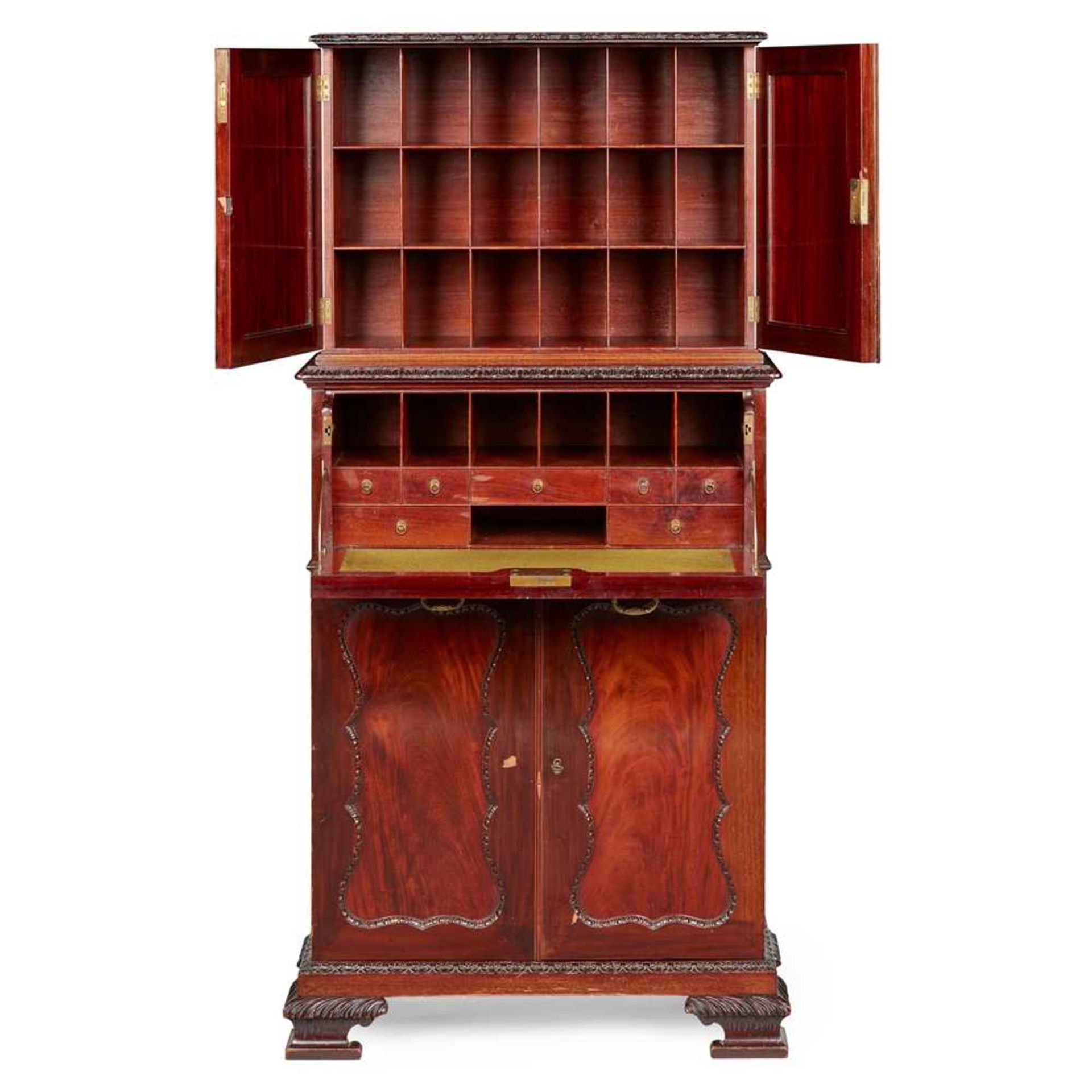 CHIPPENDALE STYLE MAHOGANY BUREAU CABINET LATE 19TH/ EARLY 20TH CENTURY - Image 3 of 4