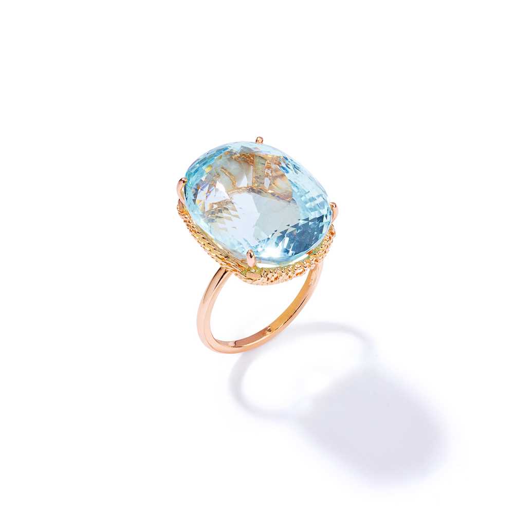 An aquamarine single-stone ring