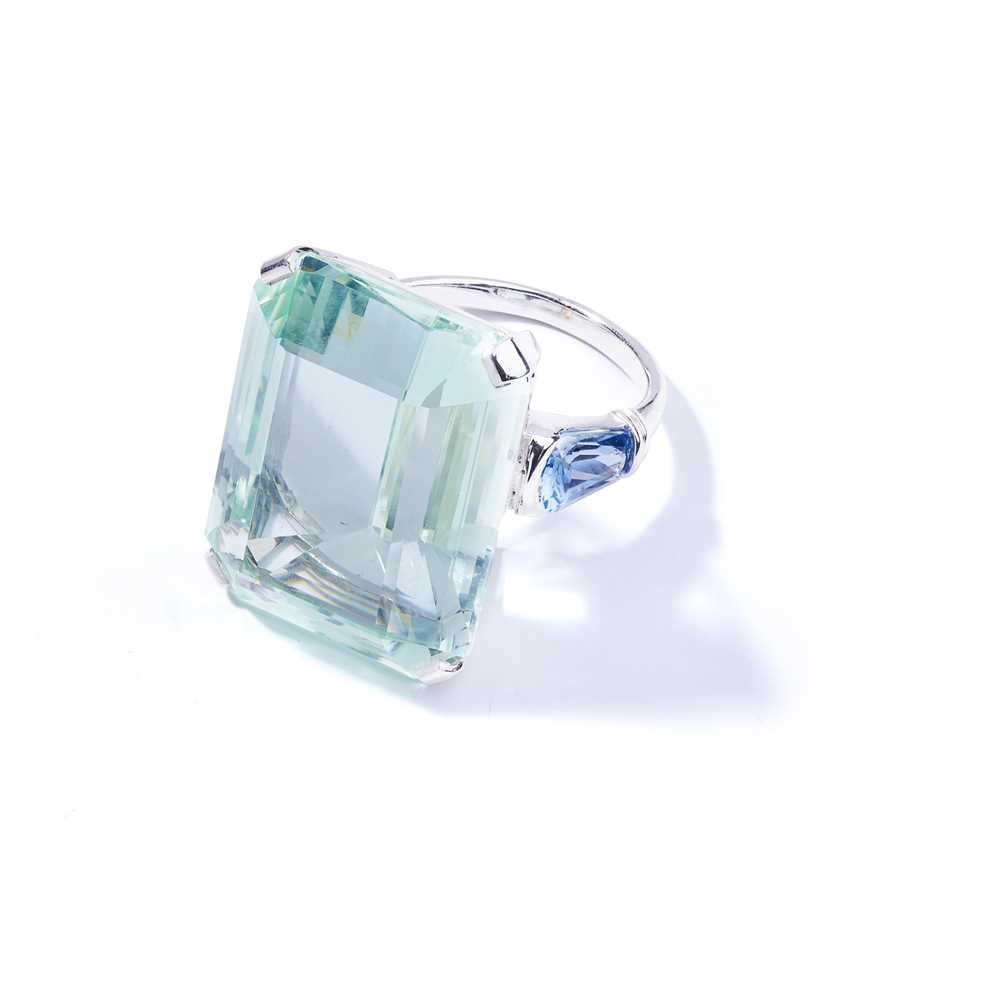 An aquamarine and sapphire dress ring - Image 2 of 2