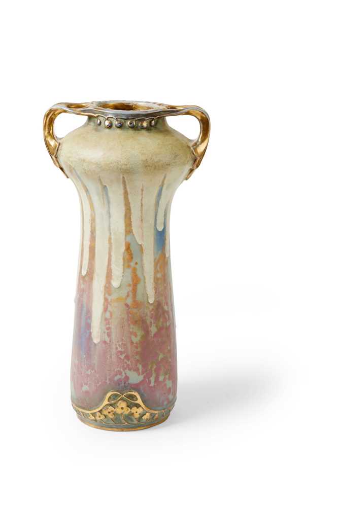 AMPHORA TWIN-HANDLED VASE, CIRCA 1910 - Bild 3 aus 9