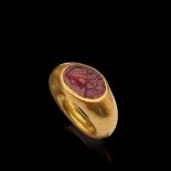 ROMAN GOLD RING WITH INTAGLIO C. 2ND-3RD CENTURY A.D.