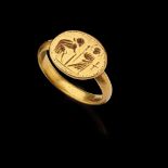 BYZANTINE GOLD FINGER RING EASTERN MEDITERRANEAN, 6TH CENTURY A.D.