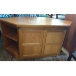 Nathan corner TV unit