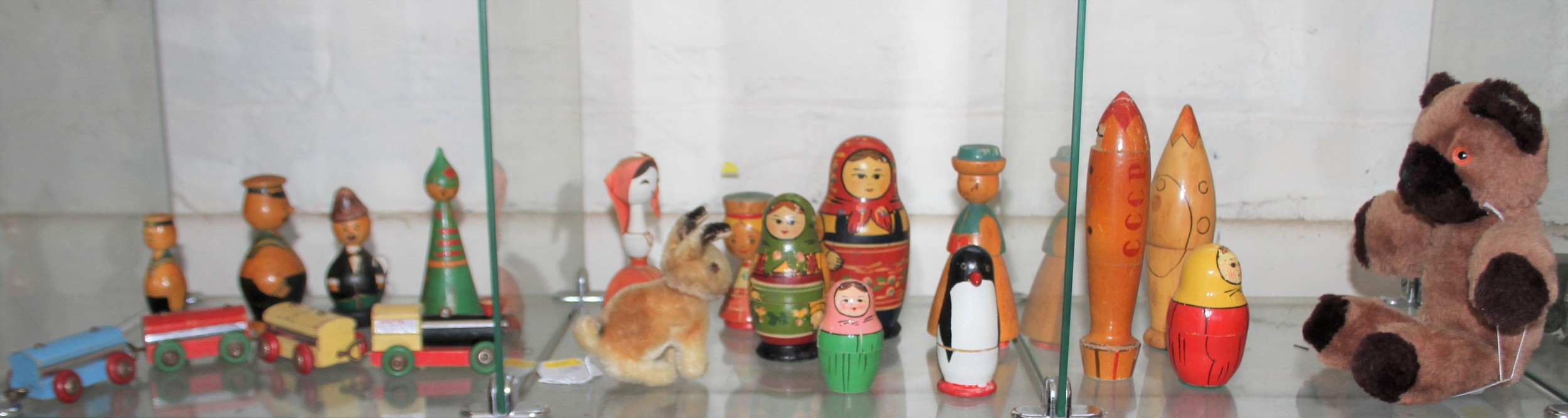 Steiff Sonny Bunny 11cm, wooden toys including matroishka dolls, a Brio floor train and a teddy