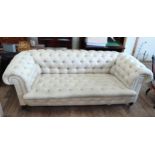 A Vintage Chesterfield Settee. 71 x 197 x 90 cm. (38cm to seat.)
