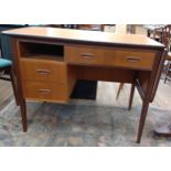 A Vintage 1960's Desk. 75cm x 101cm x 53cm.