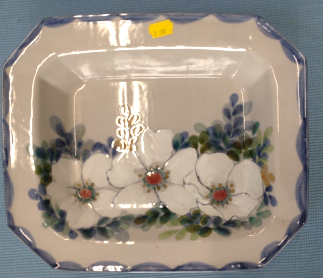 Highland Stoneware Scotland serving dish with white floral rose decoration design size 31cm x 27cm