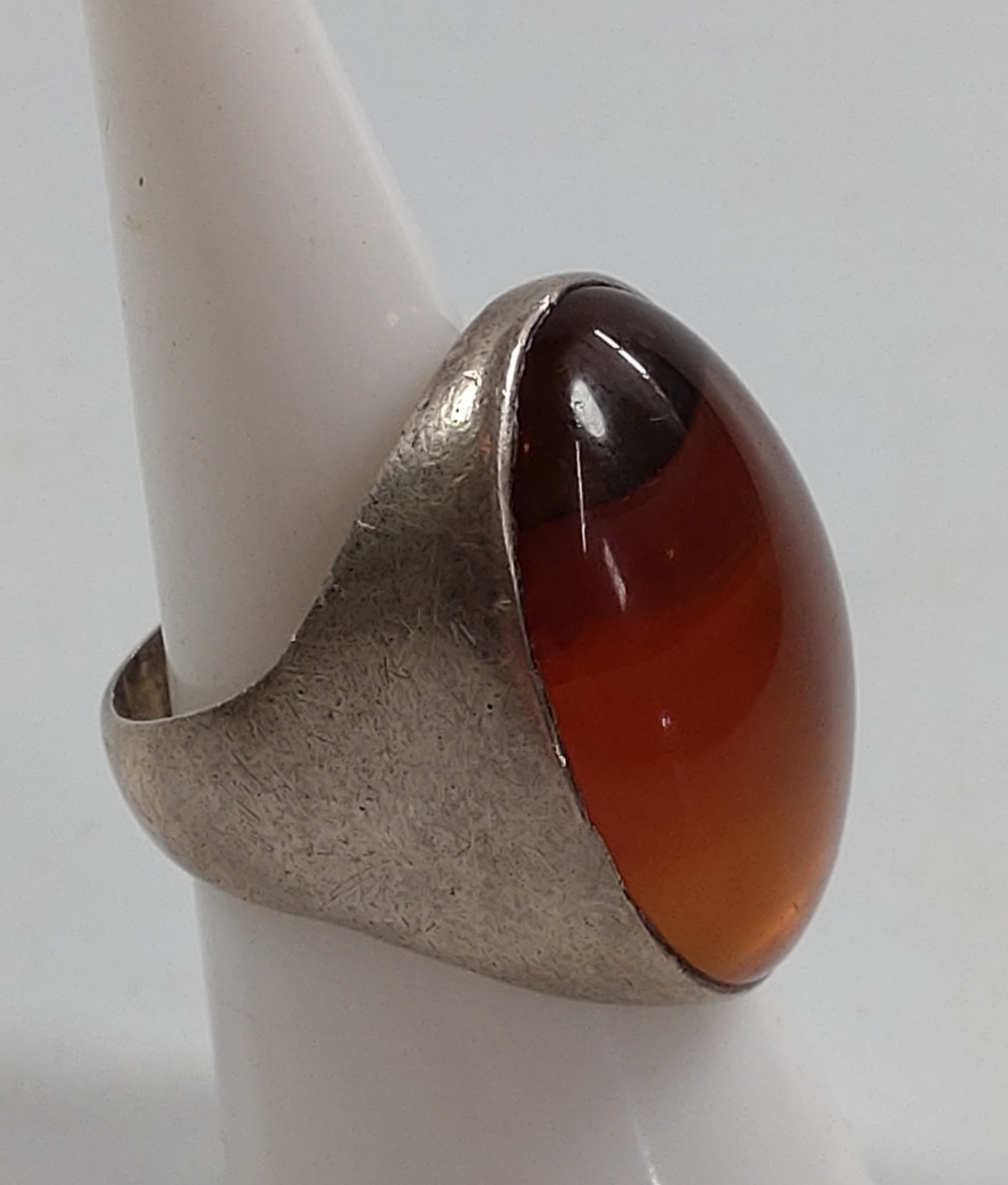 A silver ring set with a banded agate stone. Size L. provenance 80 Rose Street Wokingham. - Image 2 of 2