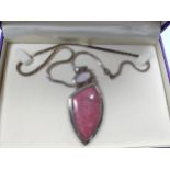 An attractive silver necklace with inset agate stones, in a box.