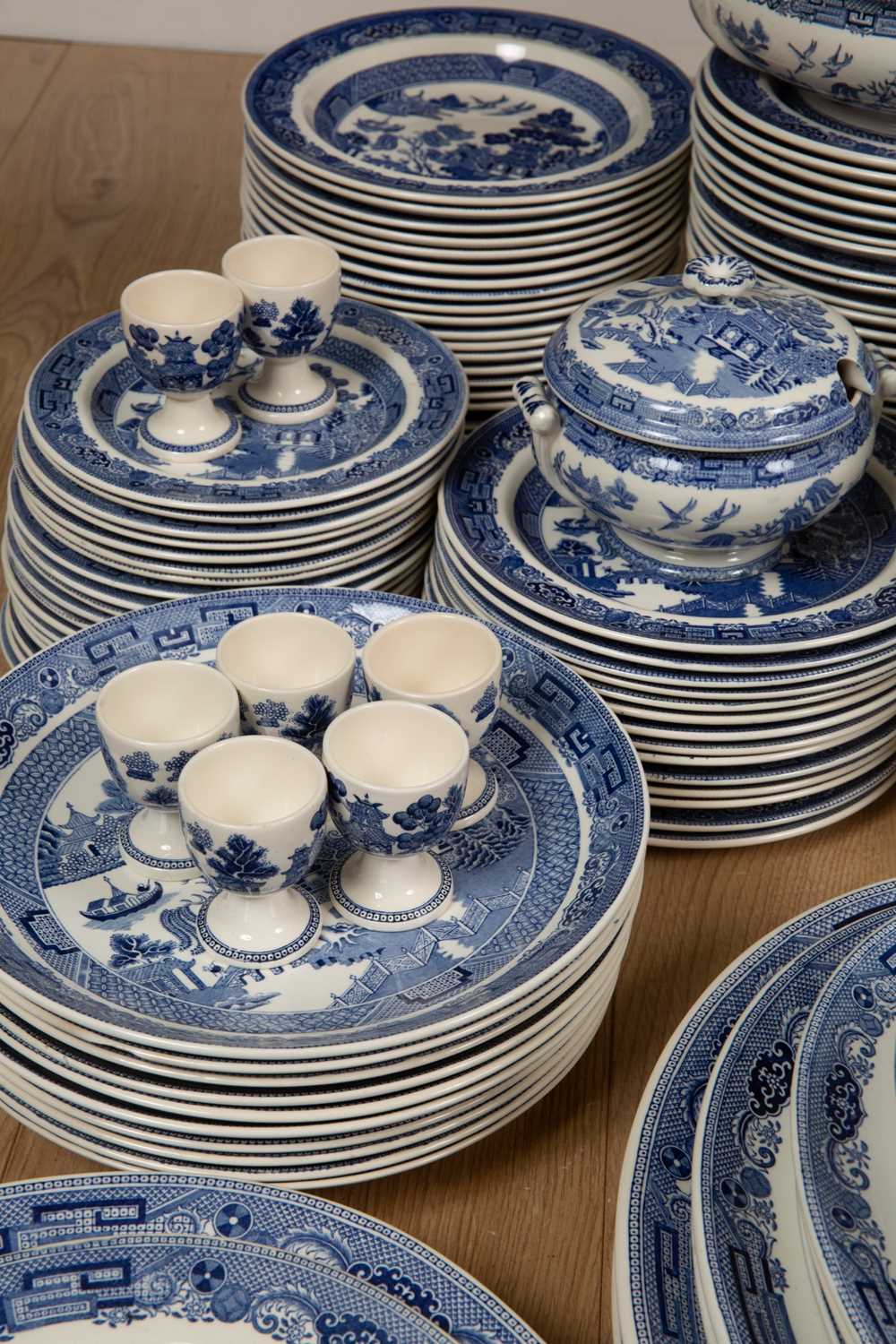 A Wedgwood Willow pattern part dinner service to include platters, tureens, a quantity of dinner - Image 5 of 8