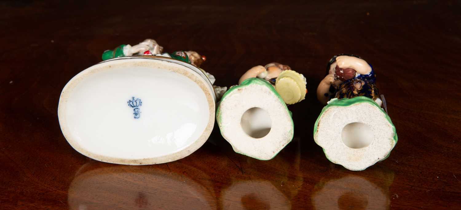 A pair of late 18th century Duesbury Derby porcelain figures of a Shephard and a Shepherdess, - Image 4 of 5