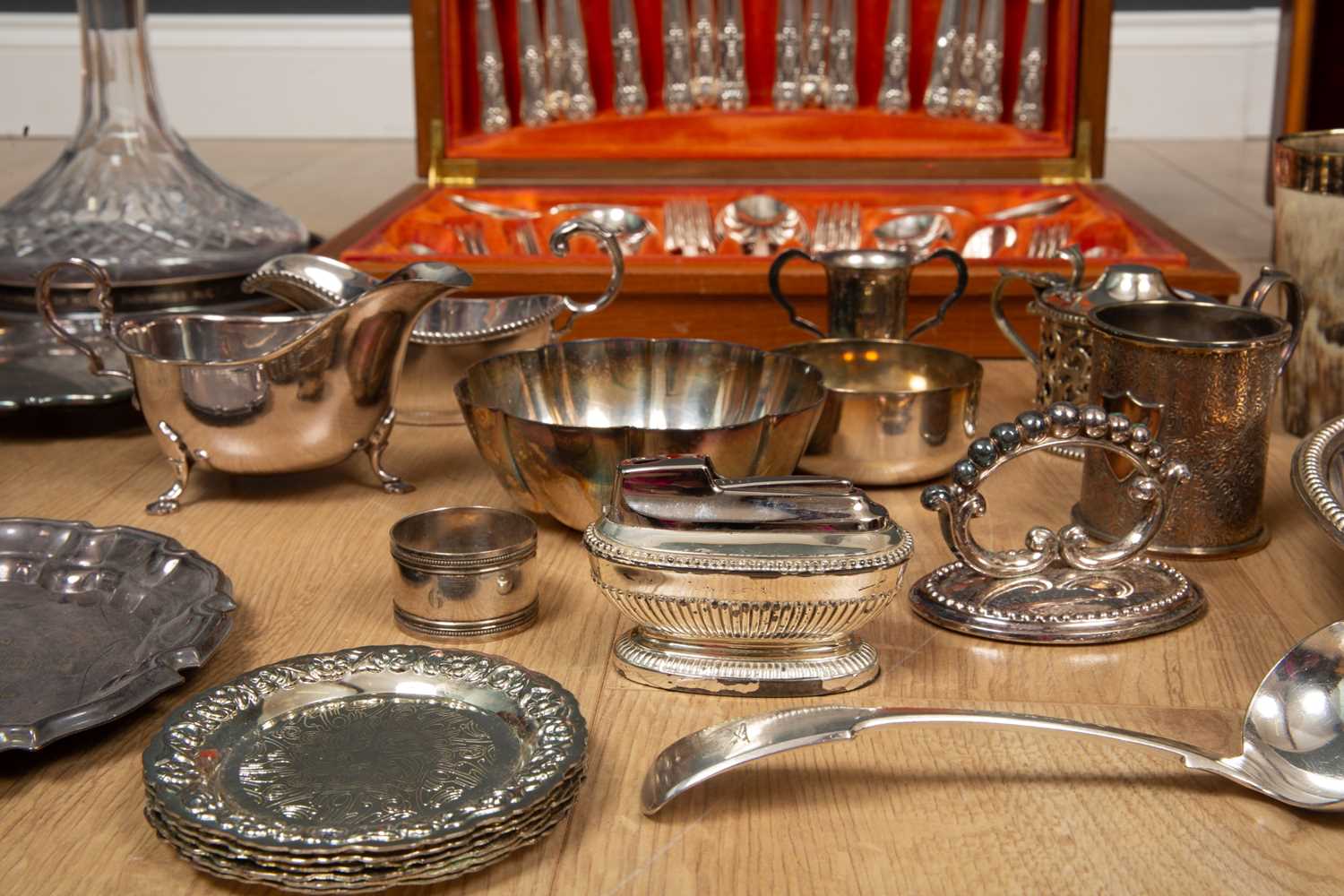 A group of silver and silver plates wares to include a silver rimmed cut glass bowl, a silver rimmed - Image 4 of 6