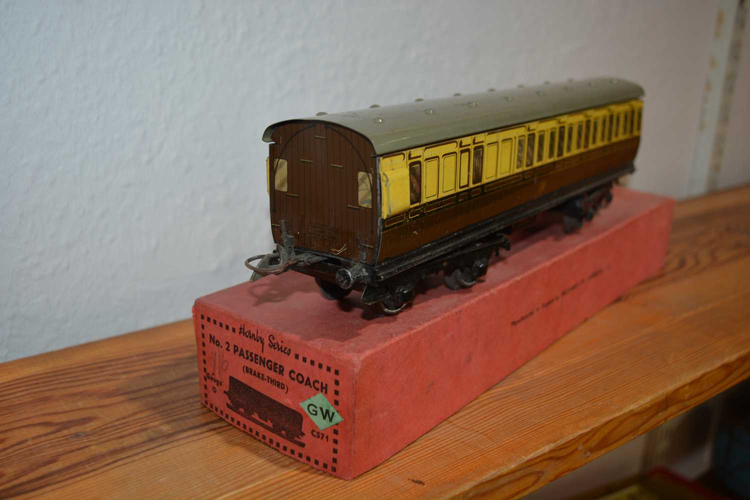 Collection of Hornby 00 gauge track, boxed carriages, tenders etcCondition report: At present, there - Image 26 of 32