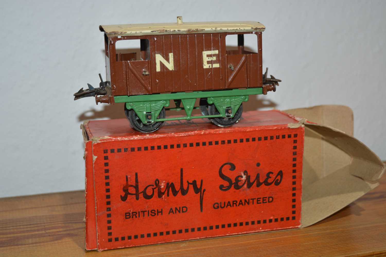 Collection of Hornby 00 gauge track, boxed carriages, tenders etcCondition report: At present, there - Image 8 of 32