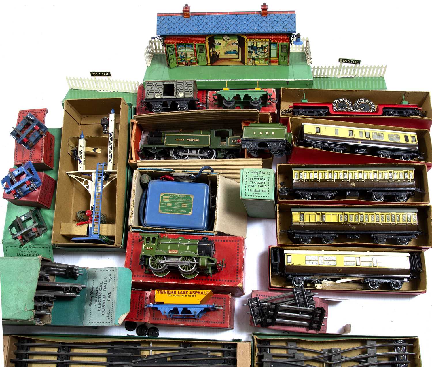 Collection of Hornby 00 gauge track, boxed carriages, tenders etcCondition report: At present, there - Image 2 of 32