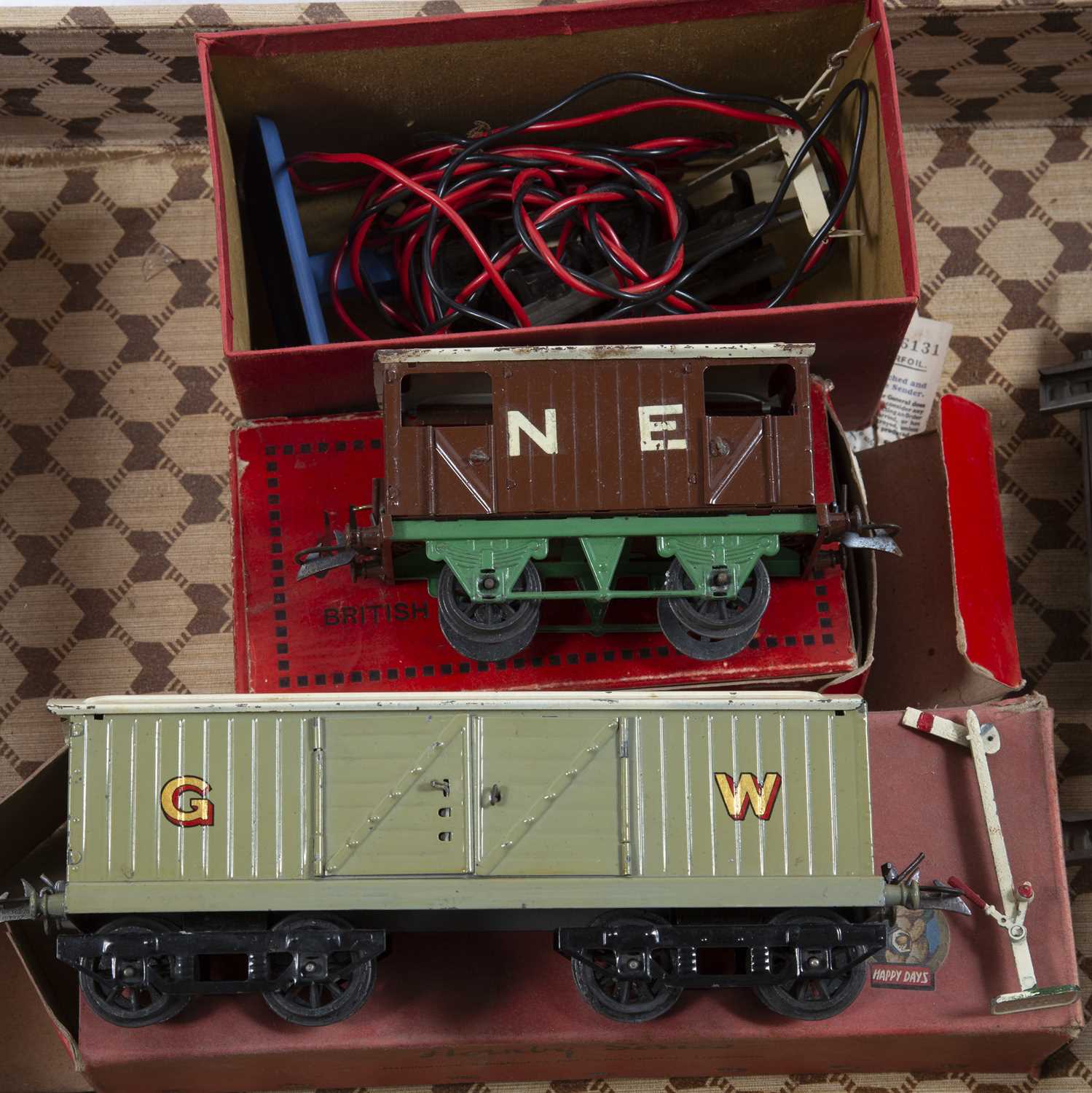 Collection of Hornby 00 gauge track, boxed carriages, tenders etcCondition report: At present, there - Image 3 of 32