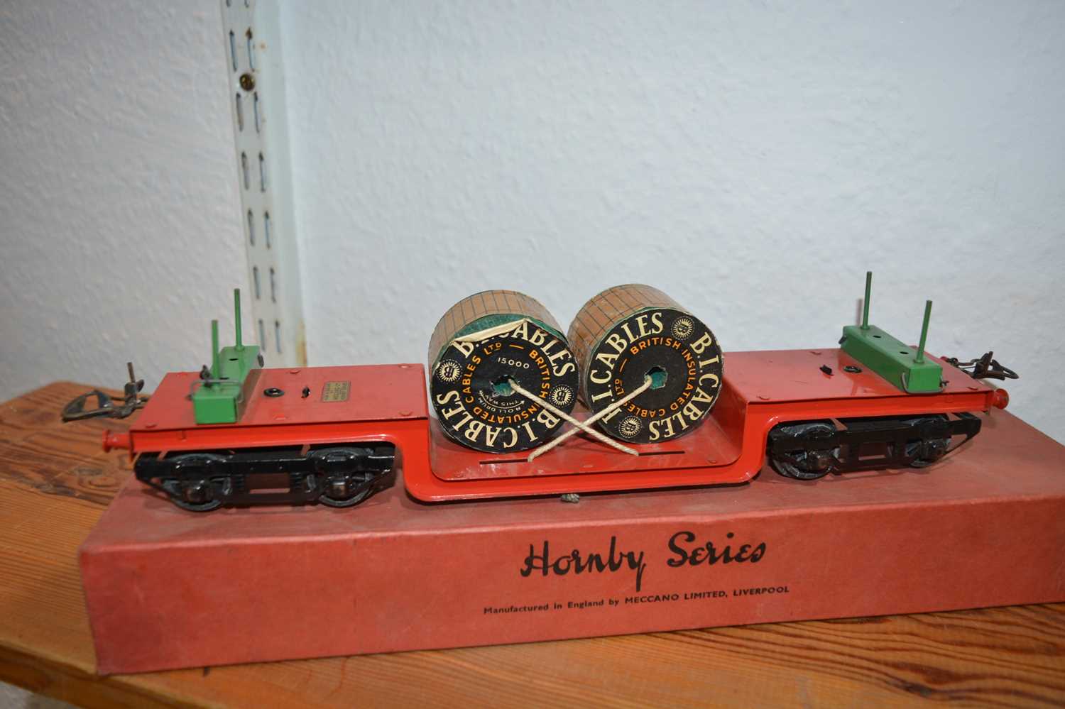 Collection of Hornby 00 gauge track, boxed carriages, tenders etcCondition report: At present, there - Image 28 of 32