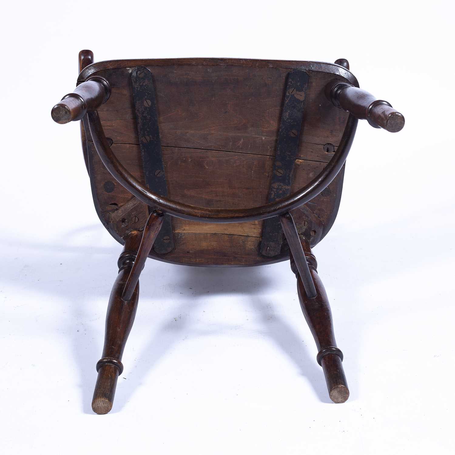 William Wheatland at Rockley Yew wood Windsor chair, with pierced splat, and crinoline stretcher, - Image 4 of 5