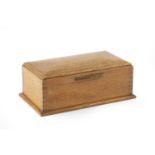 Cotswold School Arts & Crafts jewellery box, circa 1930 oak, with exposed joints 8cm high, 18cm