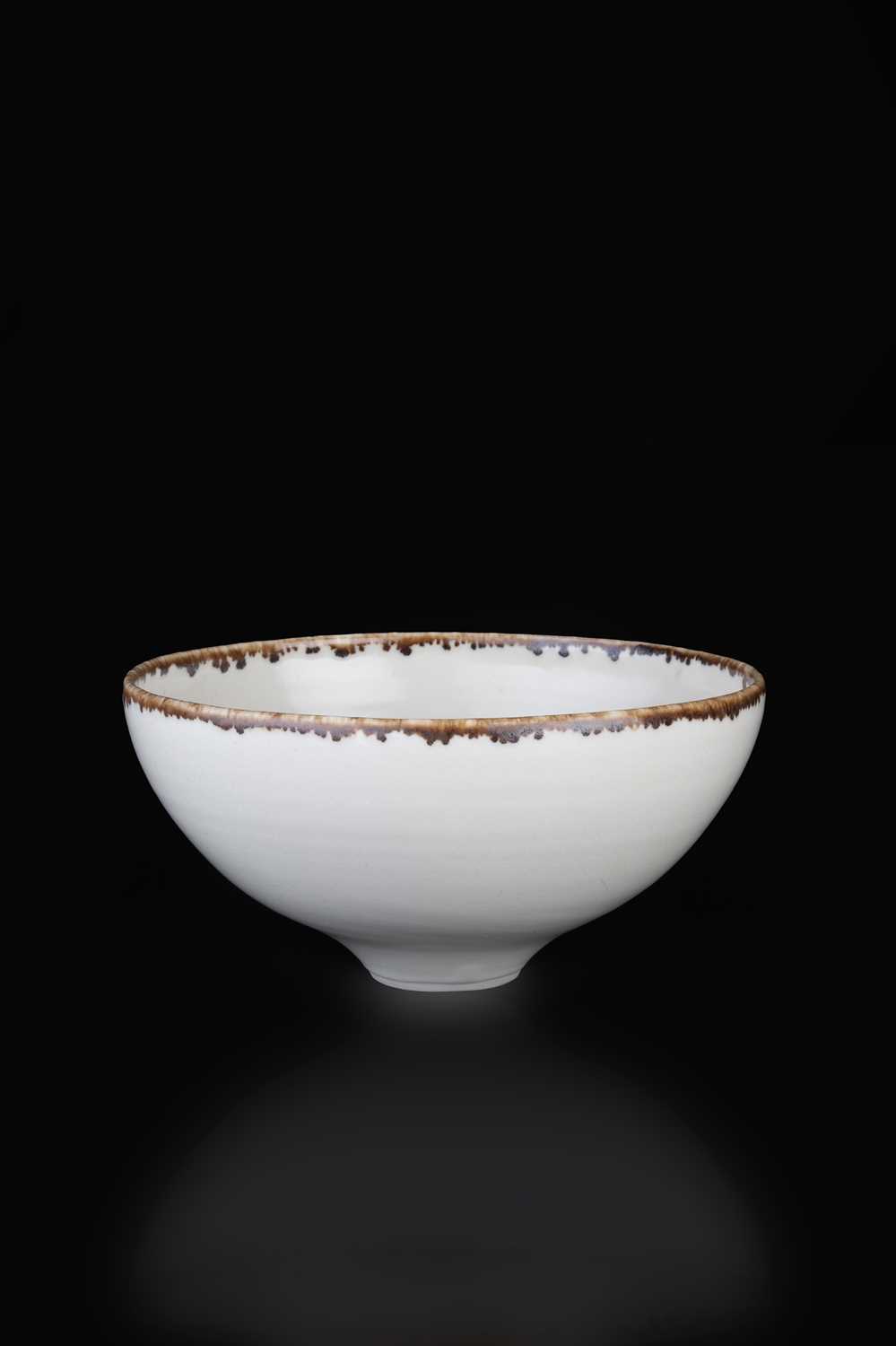 Edmund De Waal (b.1964) Footed bowl porcelain, with cream glaze and iron-red and manganese rim