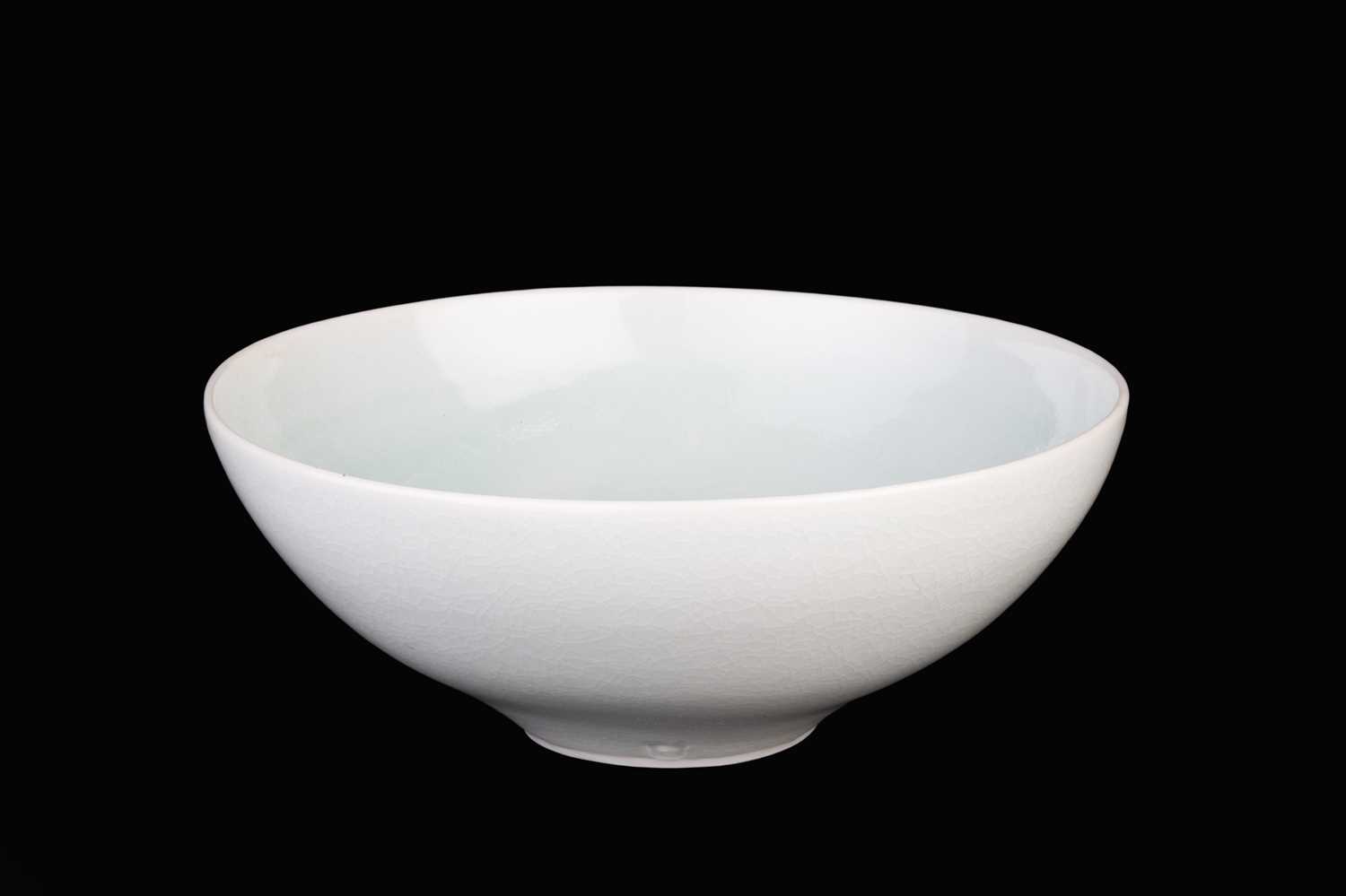 Edmund De Waal (b.1964) Bowl porcelain, with crackled celadon glaze impressed potter's seal 19.5cm - Image 2 of 10