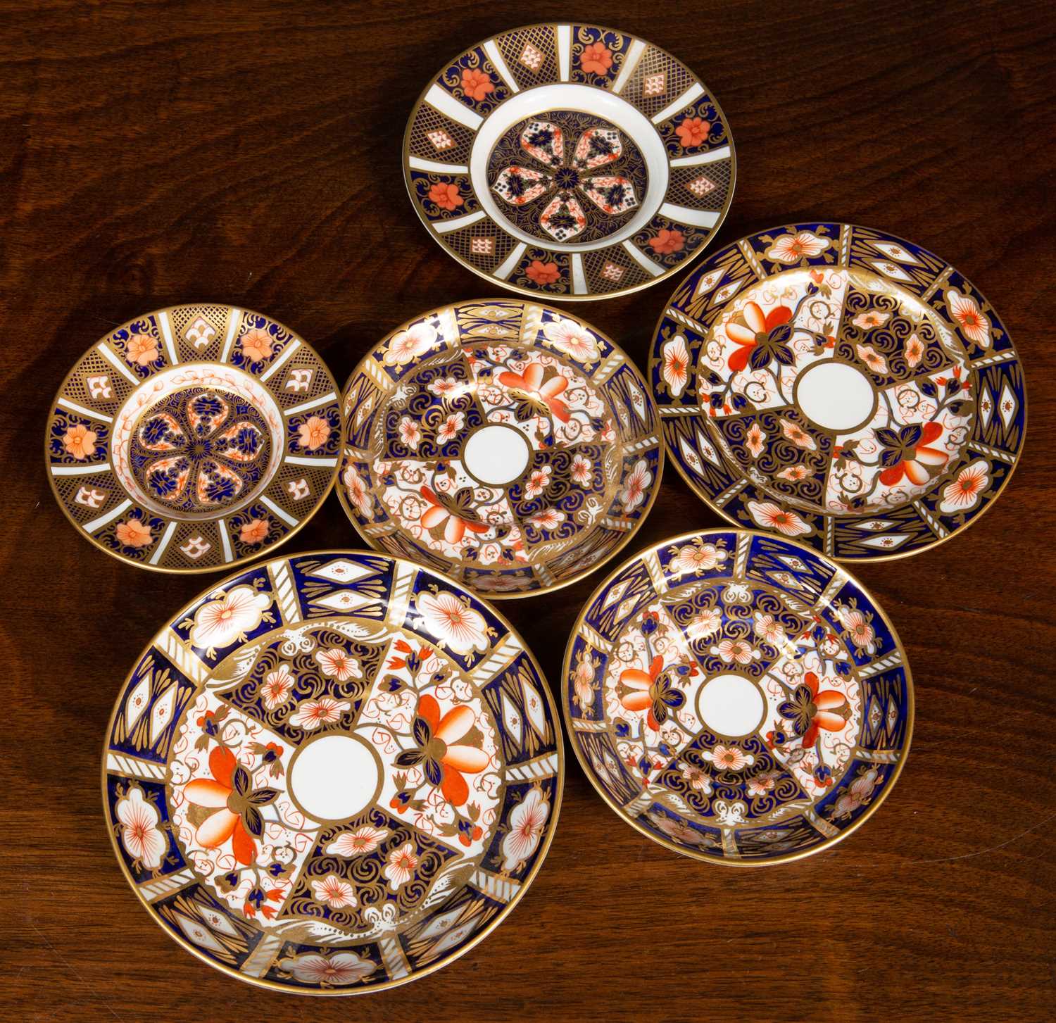 A Royal Crown Derby Imari pattern part tea set, comprising three coffee cans, one tea cup, a six - Image 6 of 6