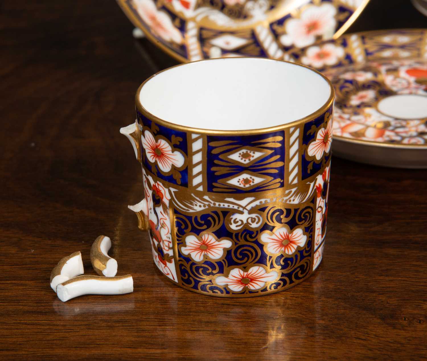 A Royal Crown Derby Imari pattern part tea set, comprising three coffee cans, one tea cup, a six - Image 3 of 6