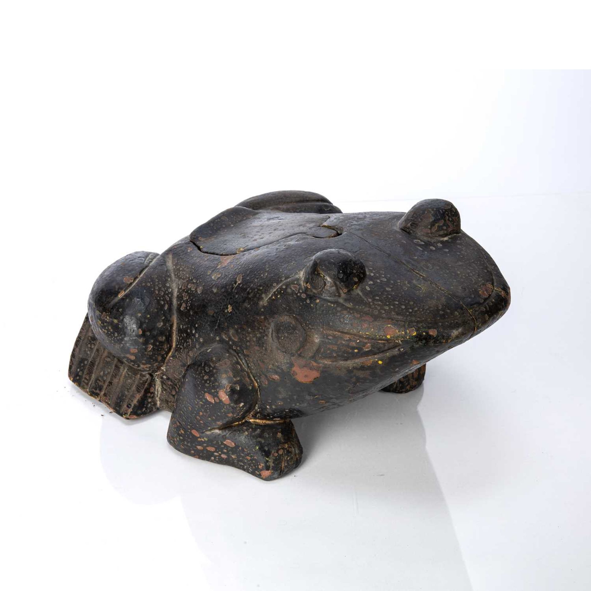 Painted wooden frog Japanese, 20th Century, for use in a shrine, unmarked, 17cm overallOverall - Image 2 of 4