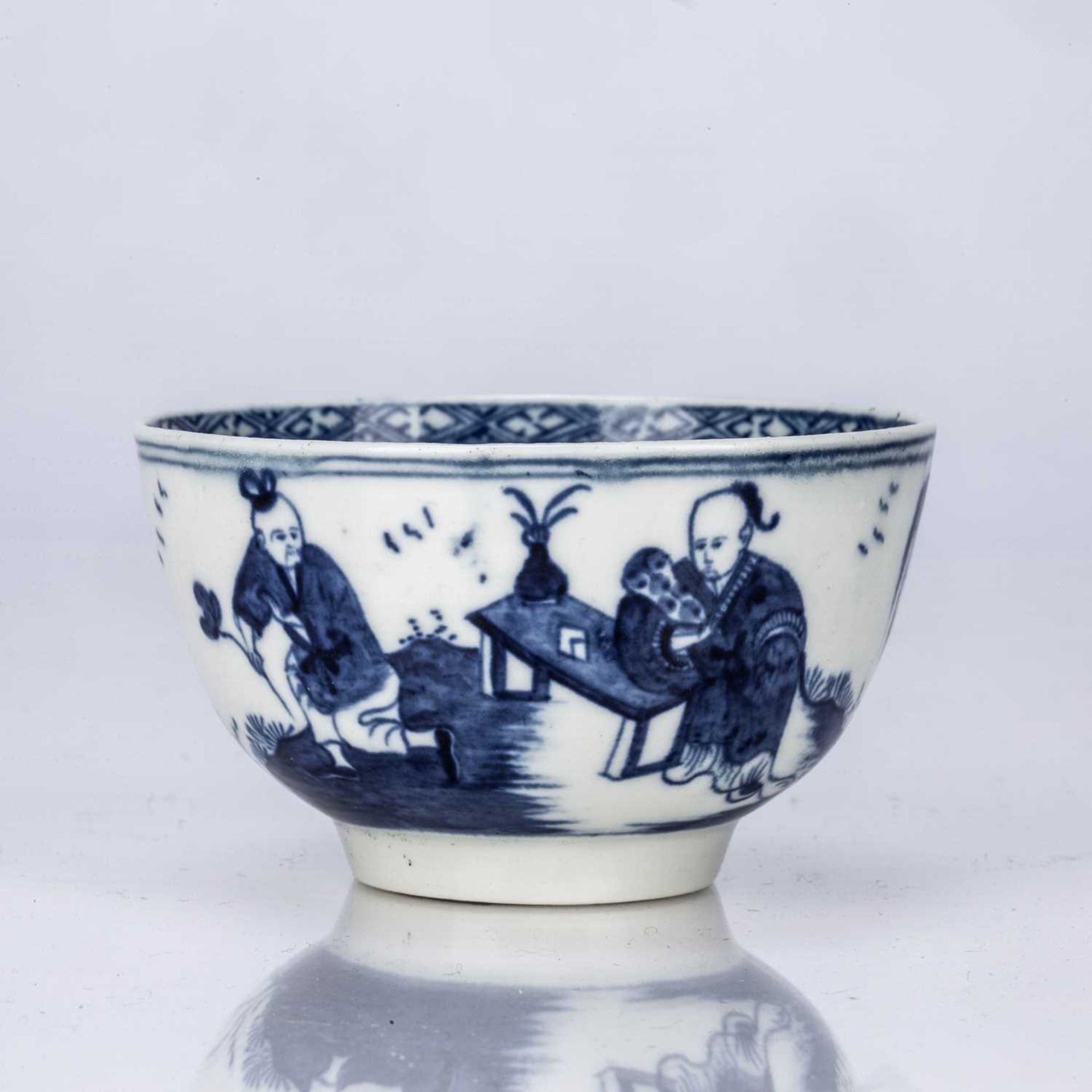 Worcester tea bowl and saucer circa 1765, decorated with Gardener pattern, with crescent marks, - Image 4 of 6