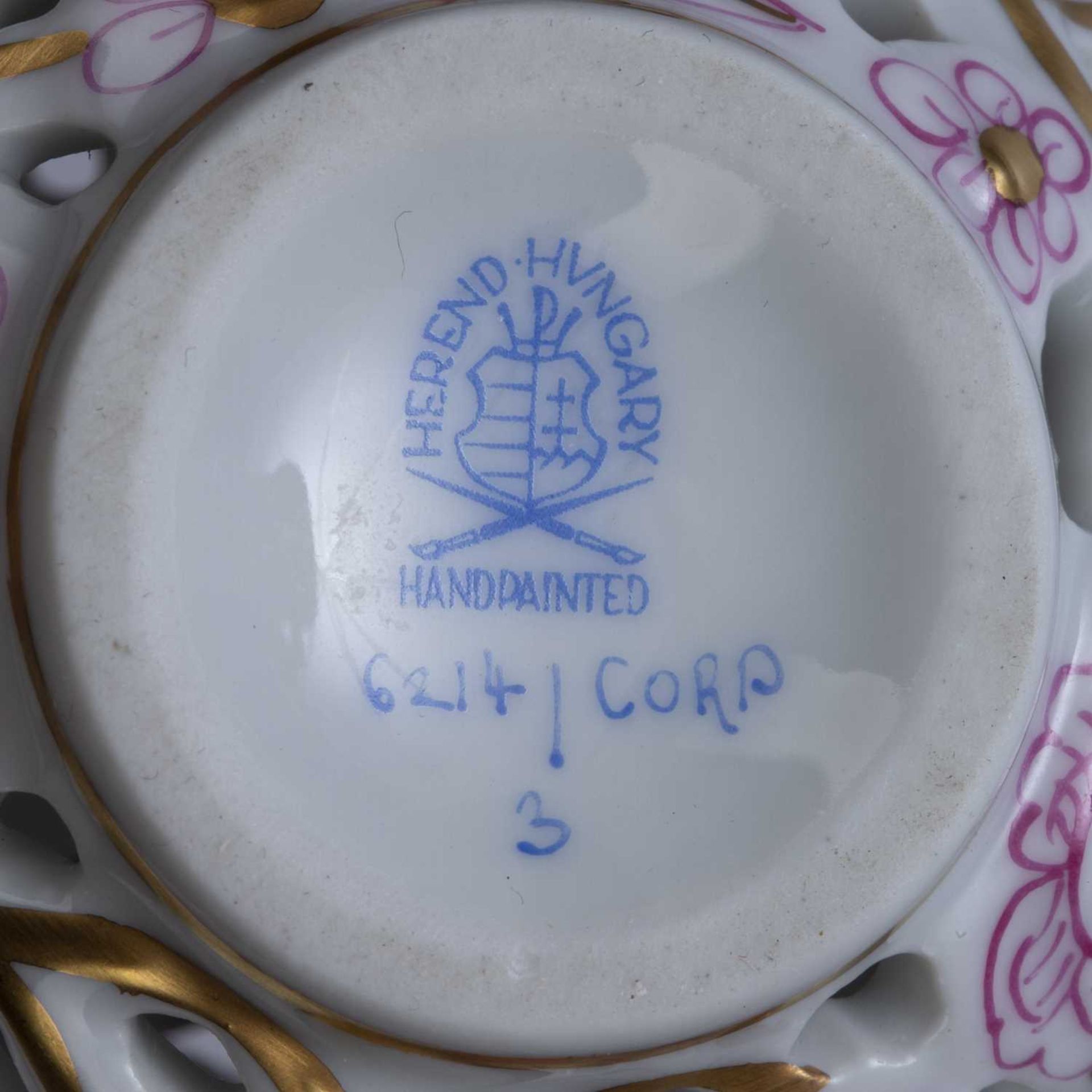 Collection of ceramics comprising of: Minton 'Cockatrice' part coffee set, Herend porcelain box - Image 4 of 11