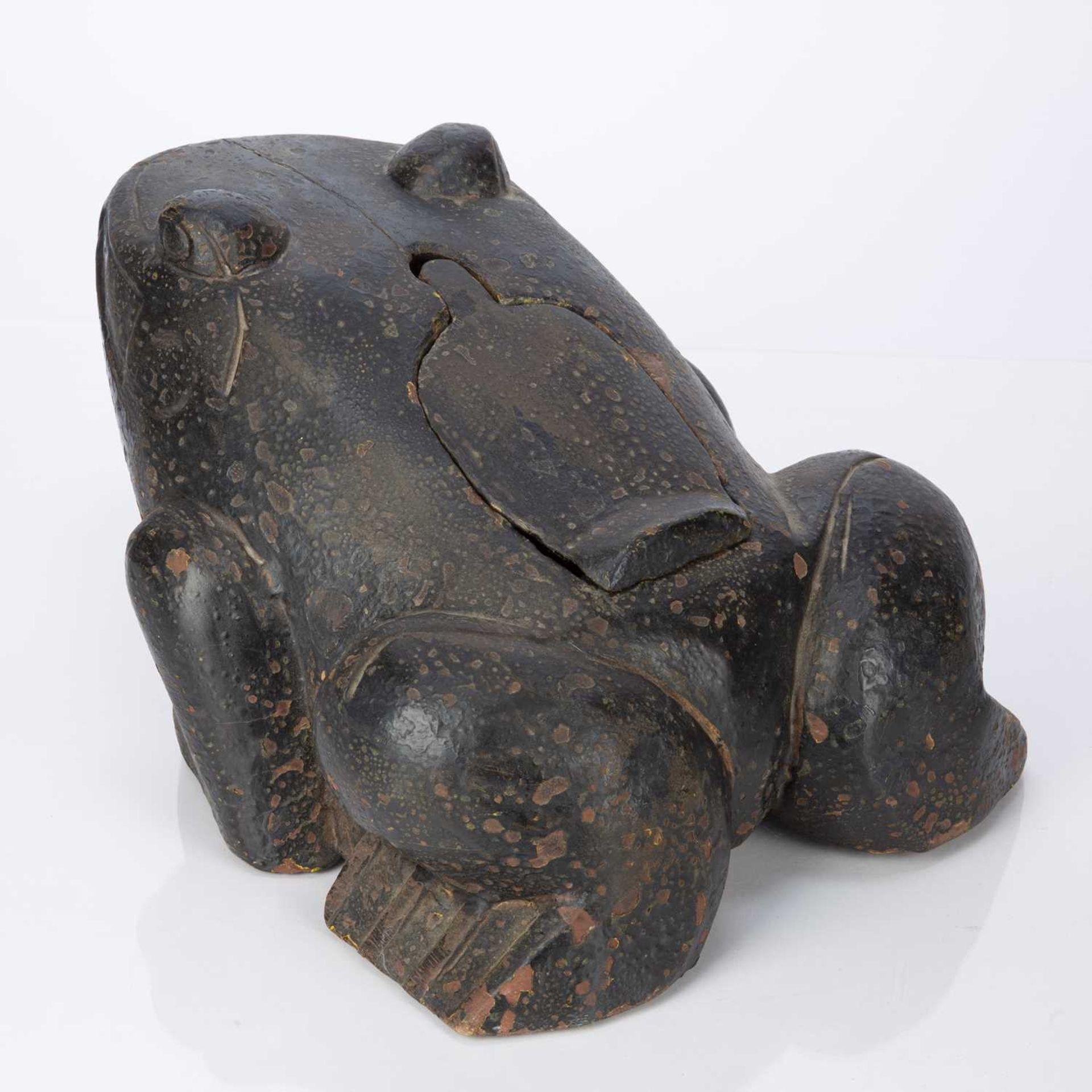 Painted wooden frog Japanese, 20th Century, for use in a shrine, unmarked, 17cm overallOverall - Image 3 of 4