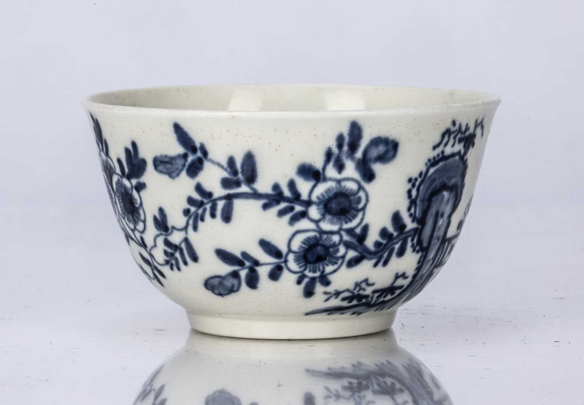 Worcester tea bowl and saucer circa 1754, decorated with prunus fence pattern, Workmans mark to - Image 6 of 6