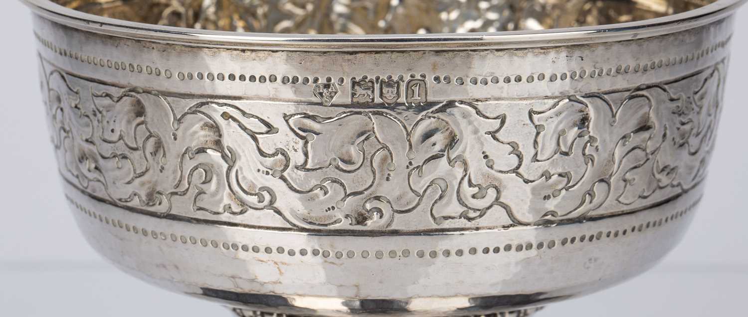 Edward VII silver pedestal bowl bearing marks for Holland, Aldwinckle & Slater, London, 1906, 11.5cm - Image 3 of 3
