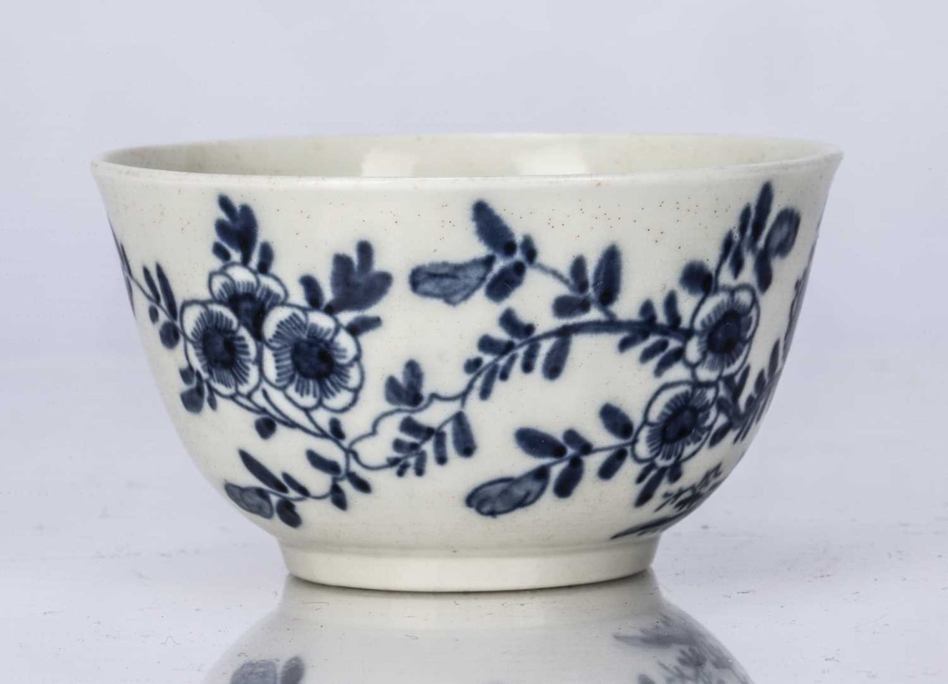 Worcester tea bowl and saucer circa 1754, decorated with prunus fence pattern, Workmans mark to - Image 4 of 6
