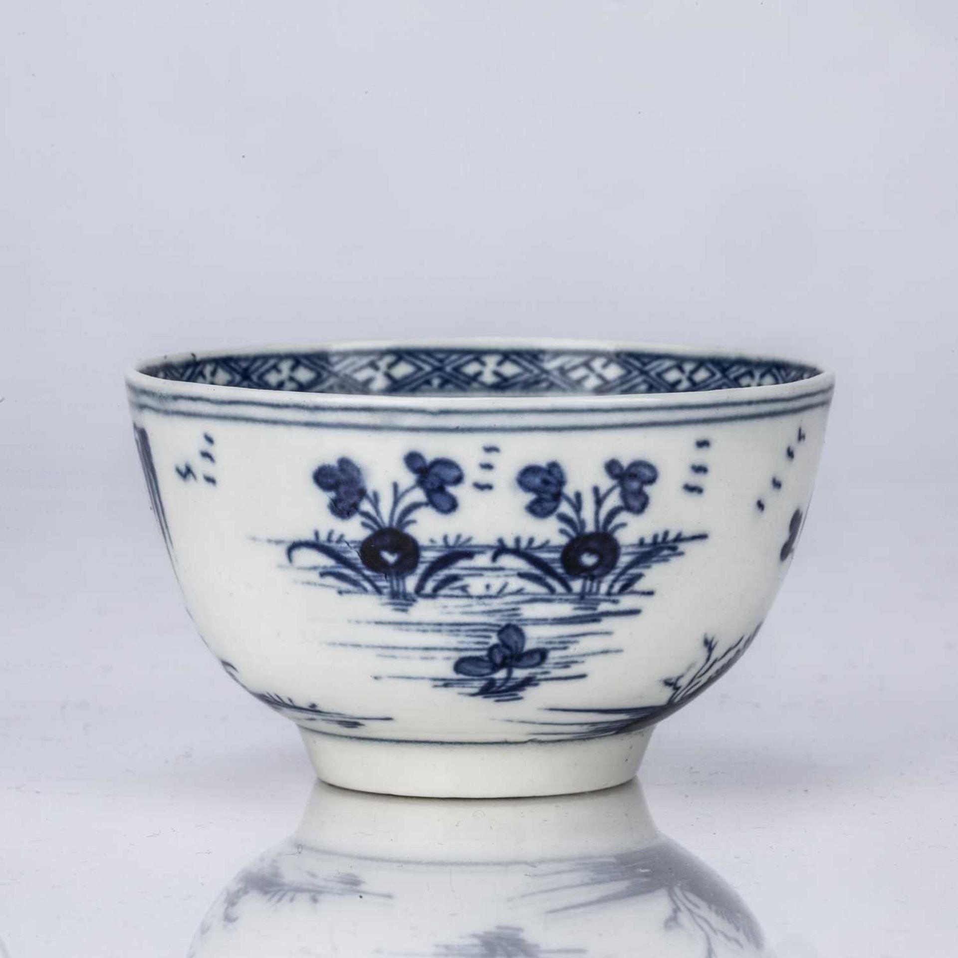 Worcester tea bowl and saucer circa 1765, decorated with Gardener pattern, with crescent marks, - Image 5 of 6