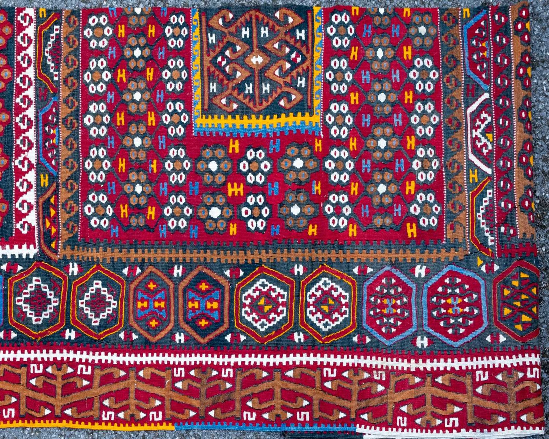A Turkish flat weave carpet converted to a runner, with geometric decoration, 90cm x 404cmSection - Bild 2 aus 4