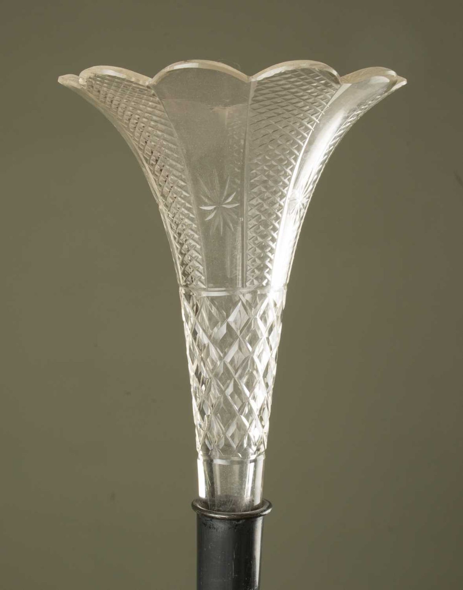 A silver plated and cut glass centre piece, the cut glass crystal top on tripod base with winged - Image 4 of 4