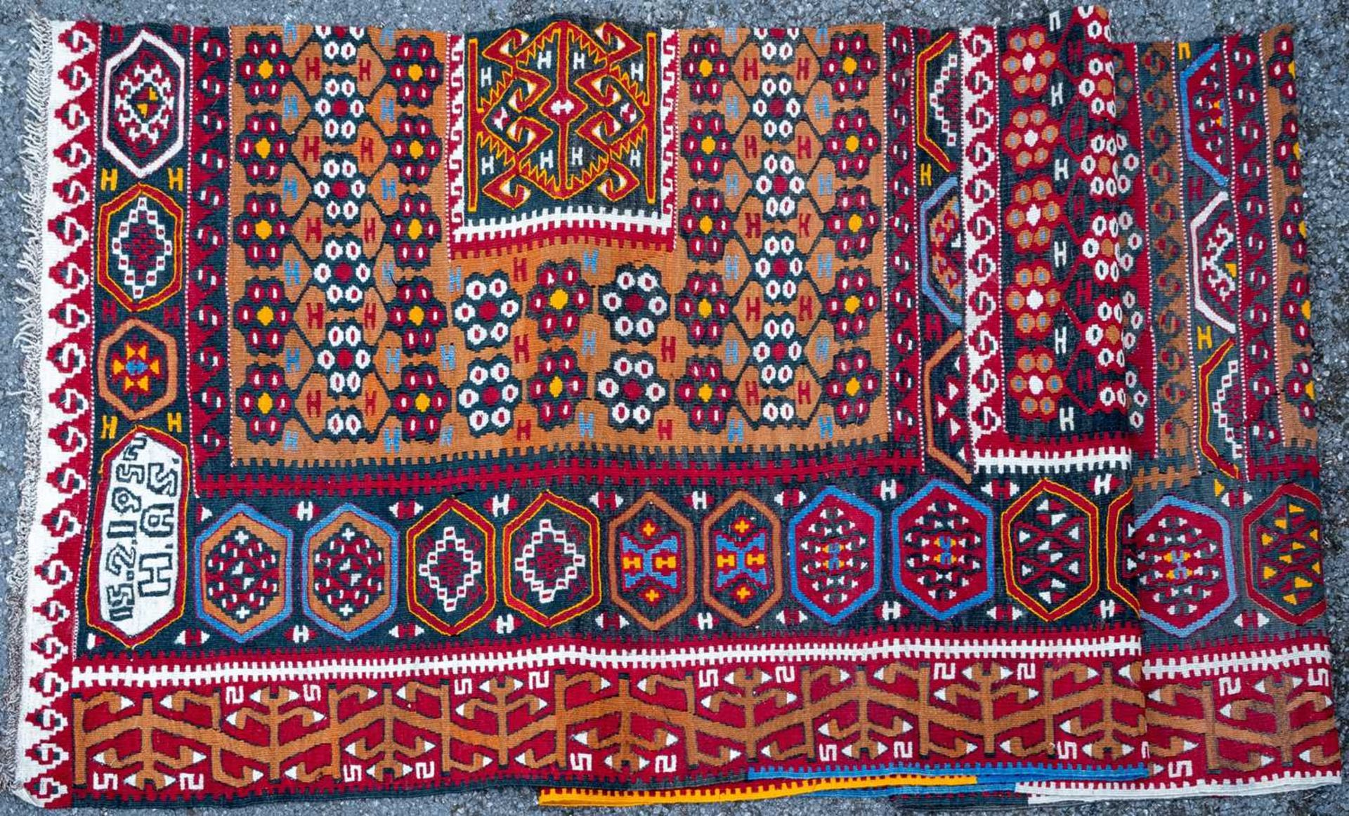 A Turkish flat weave carpet converted to a runner, with geometric decoration, 90cm x 404cmSection - Bild 3 aus 4