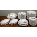 A Haviland & Co Limoges porcelain dinner service At present, there is no condition report prepared