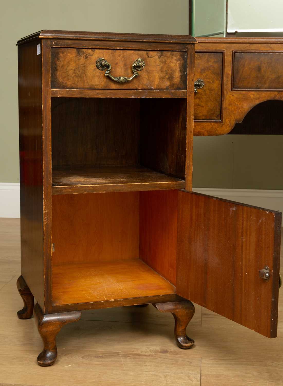 A group of walnut bedroom furniture consisting of a chest on chest in the Georgian style on short - Image 9 of 9